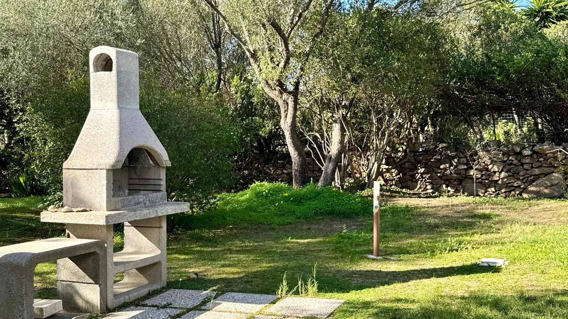 Garden Retreat - Homey Experience Όλμπια 0*,  Ιταλία